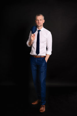 moderný business portrét podnikateľa