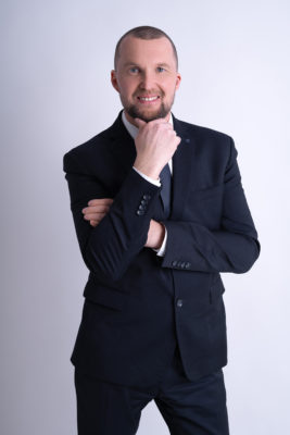 business headshot pre LikedIn Bratislava