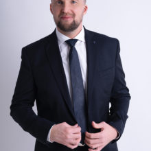 prirodzený business portrét v ateliéri Bratislava